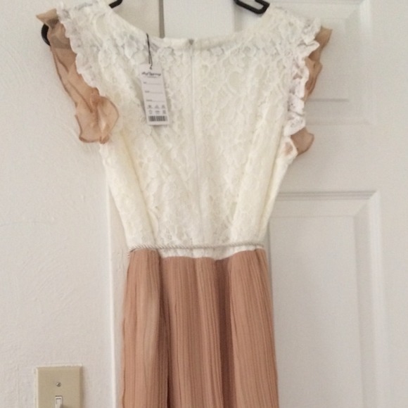 Boutique Tan and Ivory Dress - Picture 4 of 4