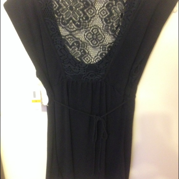 Black top - Picture 2 of 3