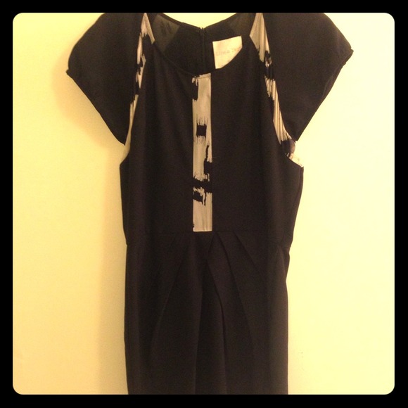 SOLD Line & Dot LBD
