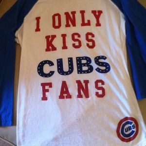 VS 3/4 sleeve Chicago Cubs tshirt