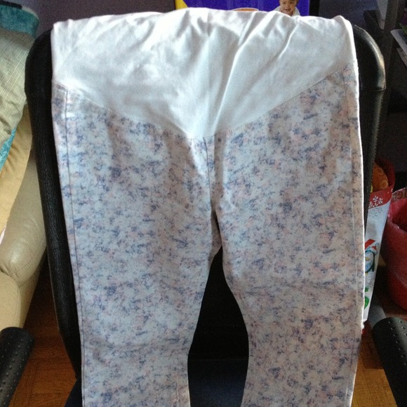 BNWT Maternity H&M Slim Jeans/pants Size 6