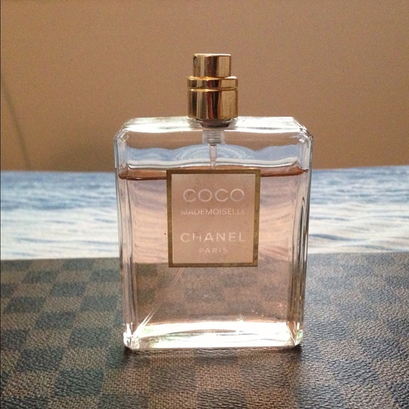 ❤️SOLD❤️Woman Chanel Paris