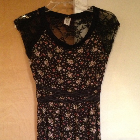 ♦Lace & floral dress