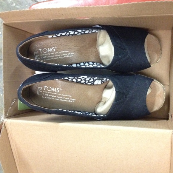 🌟SOLD🌟Woman Canvas Tacones in Black