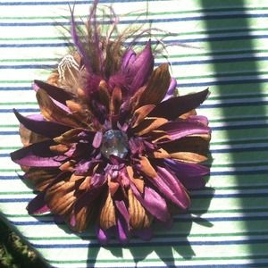 *HANDMADE* Feathered Flower Clip