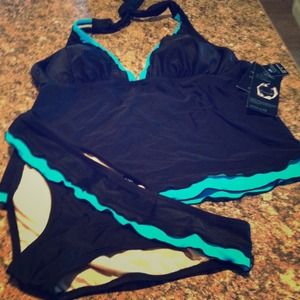 SOLD in a Bundle!!! Shore Shapes Black Tankini