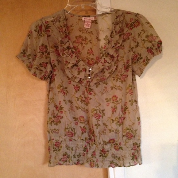 🌾Floral Ruffle Top🌼