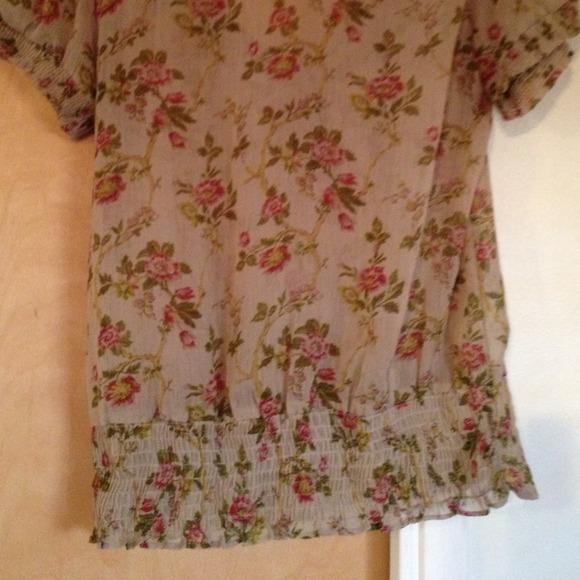 🌾Floral Ruffle Top🌼 - Picture 3 of 3