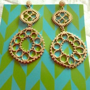 Stella & Dot Valentina Chandelier earrings