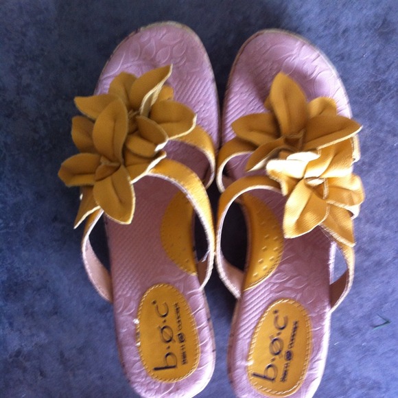 Yellow heeled sandal