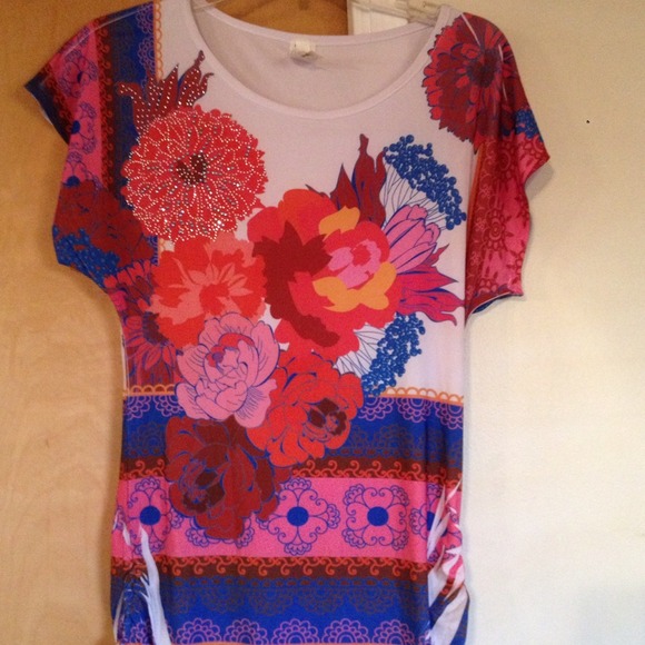 🌞Bright color floral top