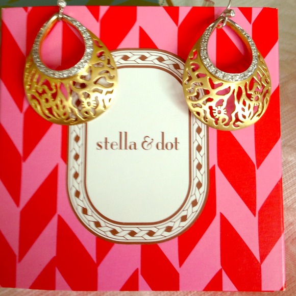 Stella & Dot Jordyn Filigree Earrings