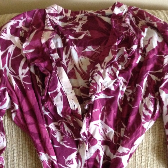 3/4 Sleeve Burgundy Top - Picture 3 of 3