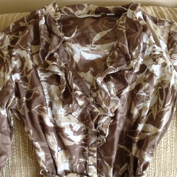 3/4 sleeve olive top - Picture 3 of 4