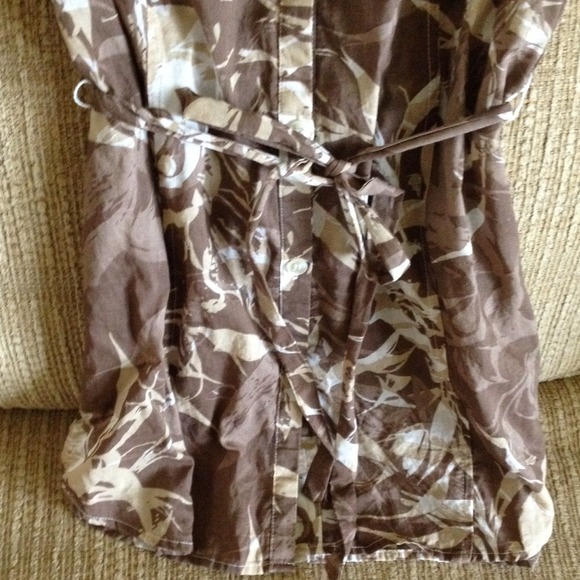 3/4 sleeve olive top - Picture 4 of 4