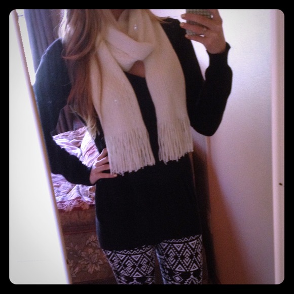 Knit scarf