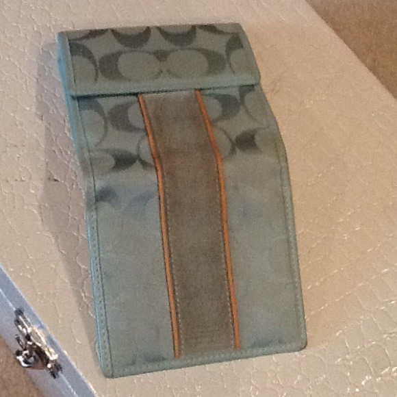 Authentic Coach wallet - Picture 3 of 4