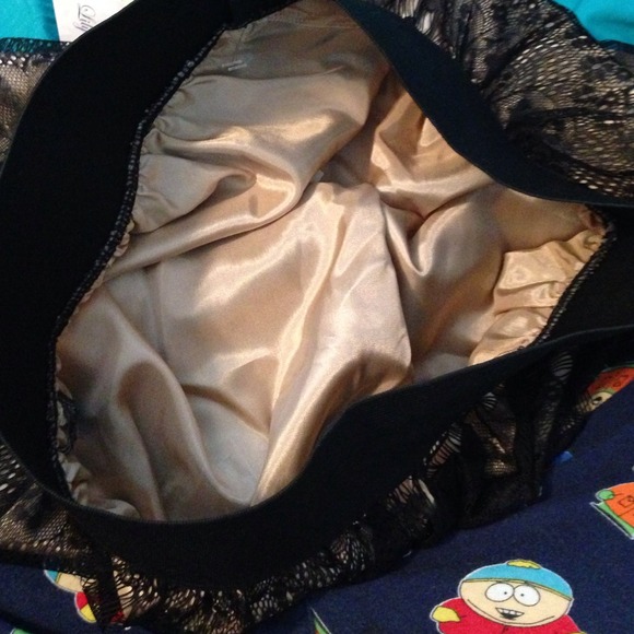 Sold - Picture 3 of 3