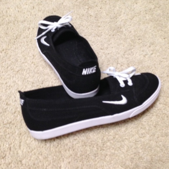 Nike slip on black canvas shoes