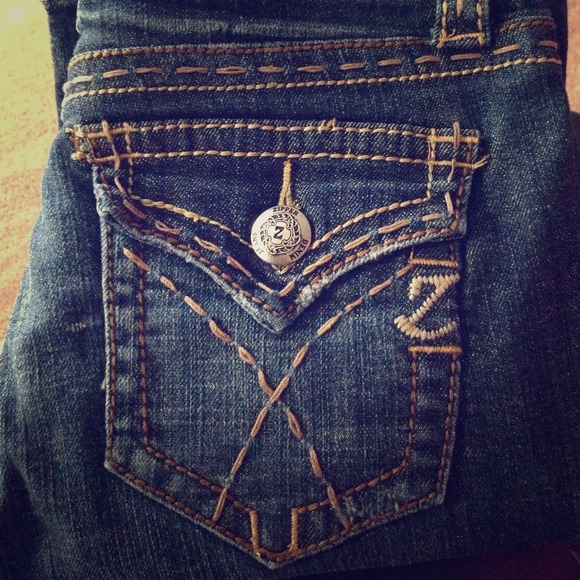 >>>SOLD<<Zipper premium denim (bought from buckle) - Picture 1 of 4