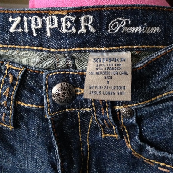 >>>SOLD<<Zipper premium denim (bought from buckle) - Picture 2 of 4