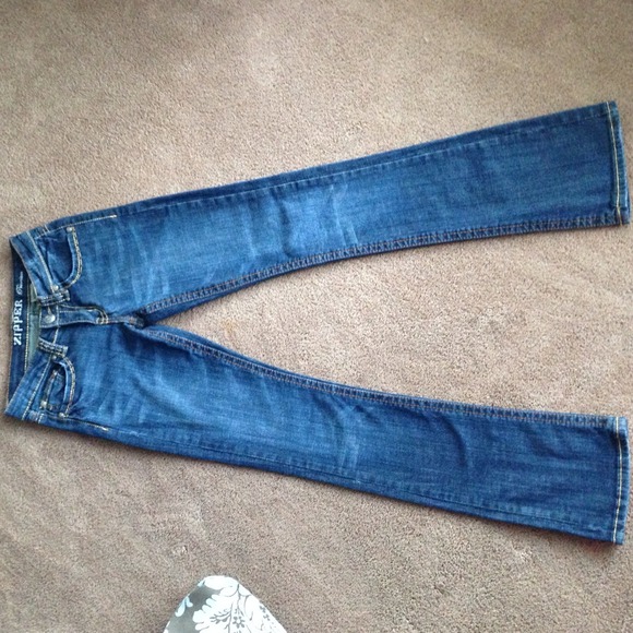 >>>SOLD<<Zipper premium denim (bought from buckle) - Picture 3 of 4
