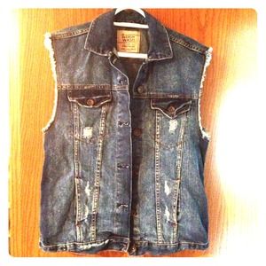 Zara LIKE NEW denim sleeveless jacket size M