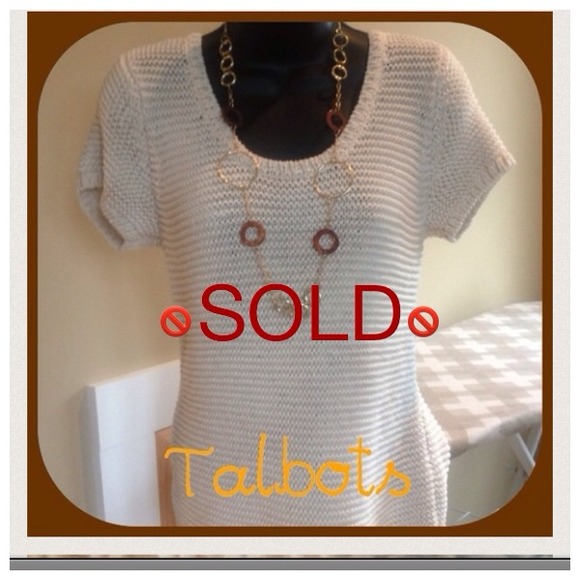 🍂🍁Beautiful cream colored TALBOTS sweater🍂🍁