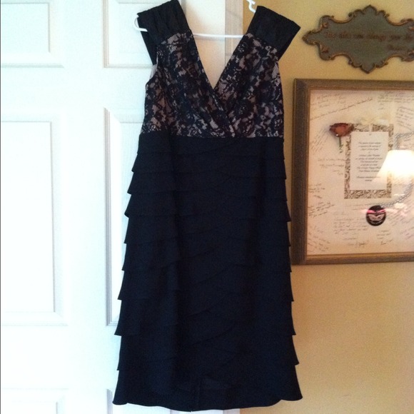 SOLD - Jessica Howard Cocktail Dress in size 14W