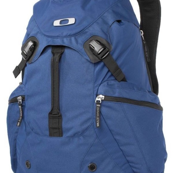 Nwt oakley surf pack