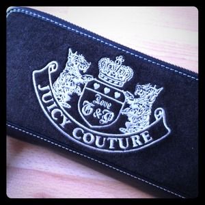 Black Juicy Couture Velour Zip Wallet
