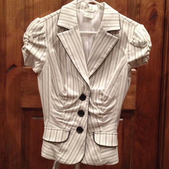 White pinstripe short sleeve blazer by Studio Y