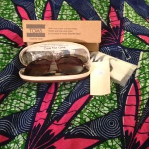 😎 UNWORN TOMS Sunglasses (unisex) Great deal! 😎