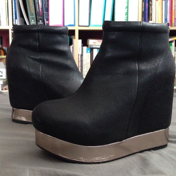Jeffrey Campbell Black Silver Vienna Zip