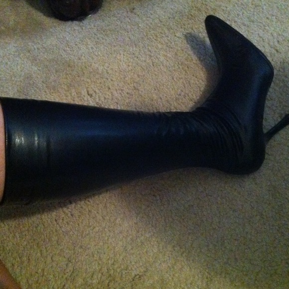 Heel boots