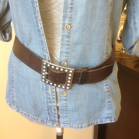 Distressed black belt w crystal buckle