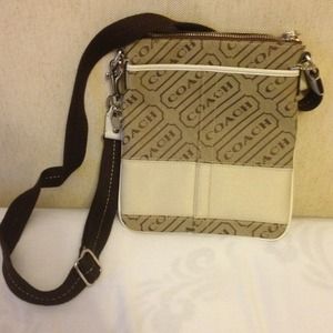 ✧ Coach cross-body purse ✧