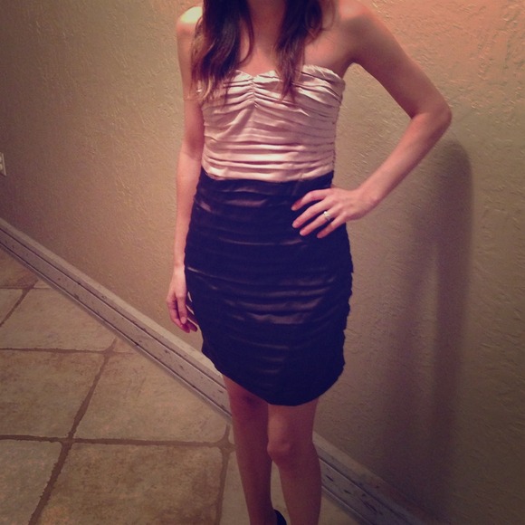 Express Dresses & Skirts - Strapless dress