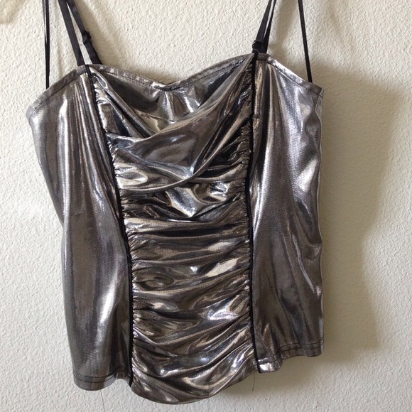 BUNDLED! 🌟Host Pick 🌟 Shiny Metallic Tanktop - Picture 1 of 4