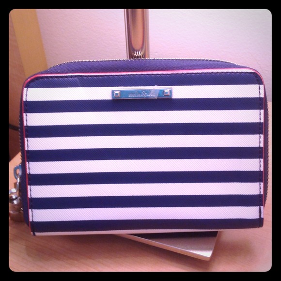 Reserved S & D Chelsea Tech Wallet