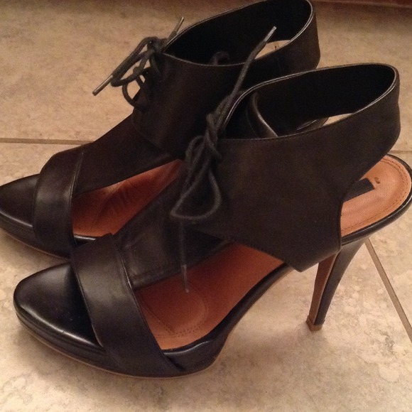 Sandals - Picture 2 of 2