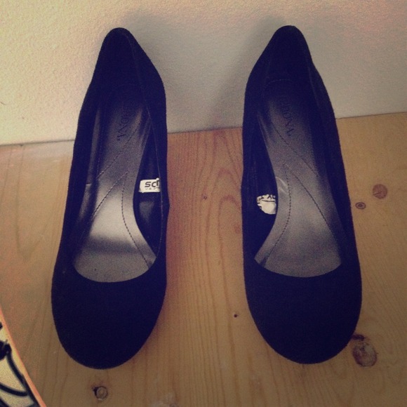 Black Wedges
