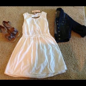 Sold: Adorable White Summer Dress