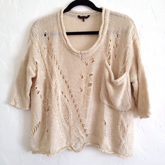 💥 SOLD 💥 Ripped sweater