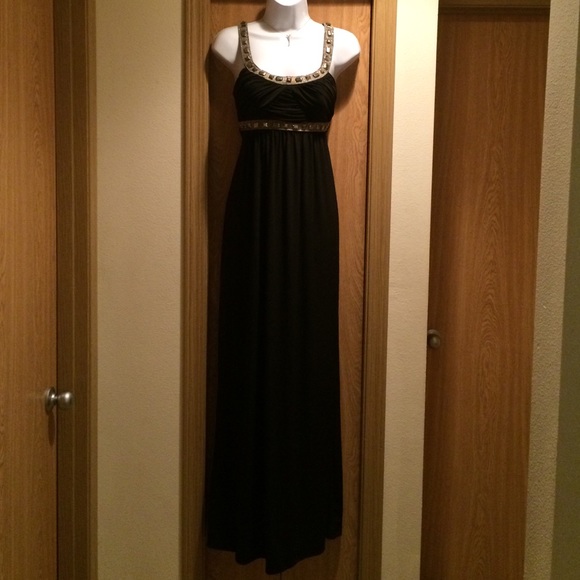 Holiday party dress! Long black evening gown
