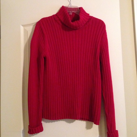 Red sweater - Picture 1 of 3