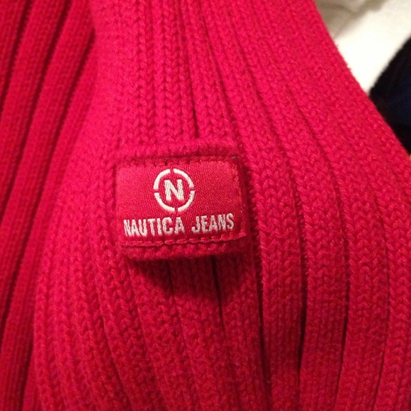 Red sweater - Picture 3 of 3