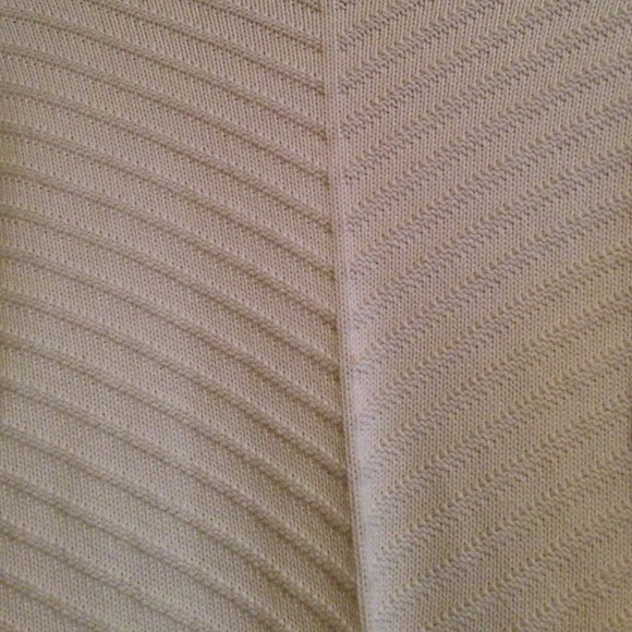 Cream sweater. - Picture 2 of 4