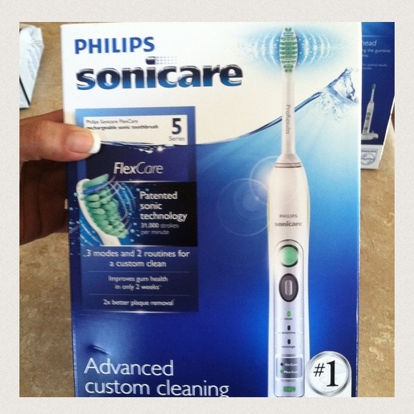 Phillips Sonicare Rechargeable tooth brush