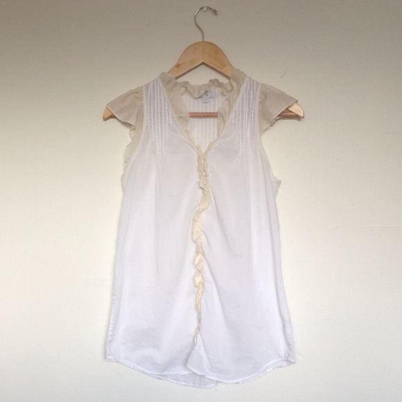 GAP short-sleeved blouse